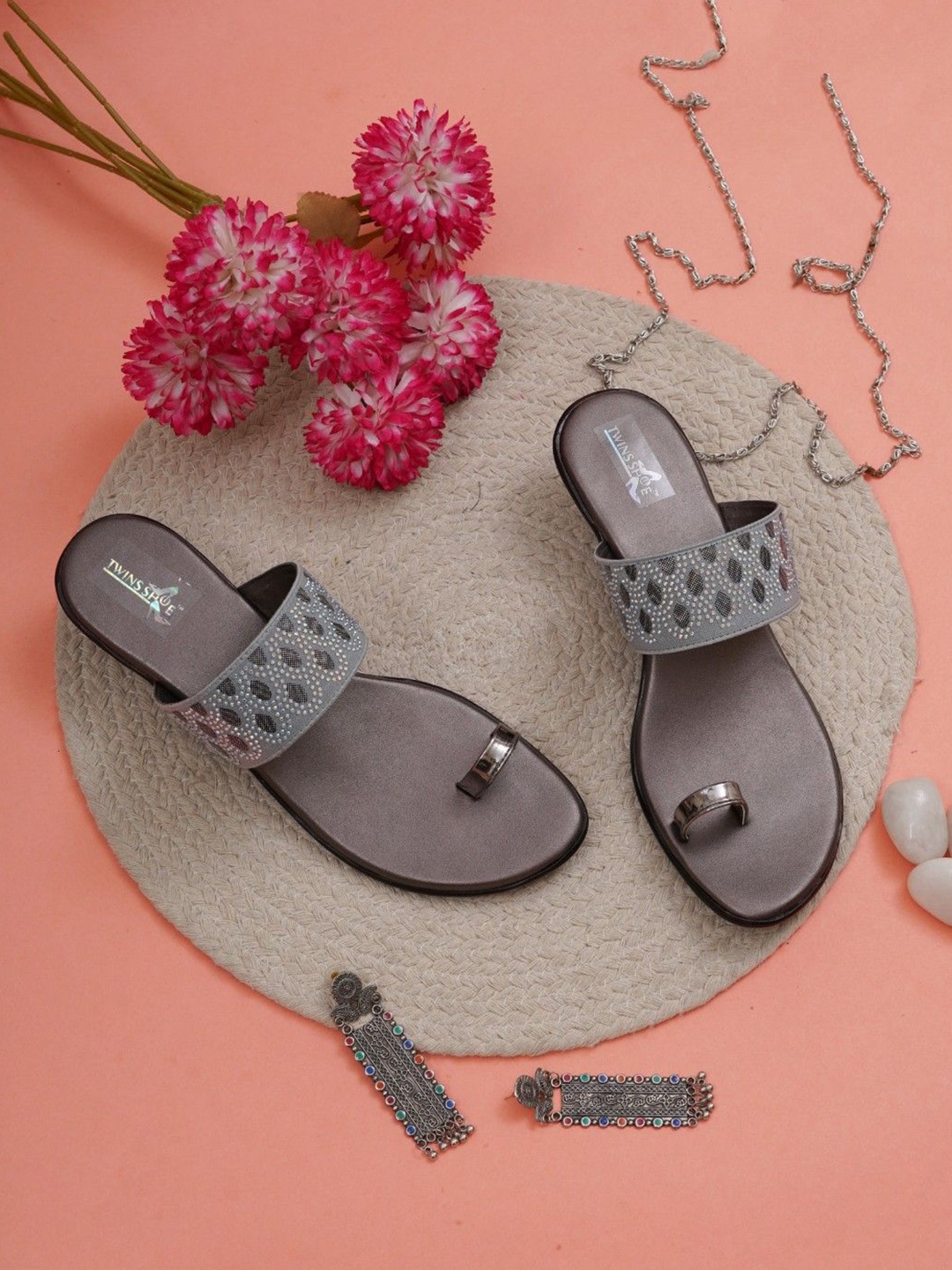 

TWINSSHOE Women Embellished Party Block Sandals, Grey