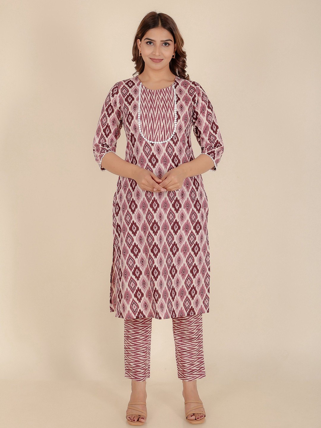 

Aramya Ethnic Motifs Printed Round Neck Pure Cotton Straight Kurta With Trousers, Brown