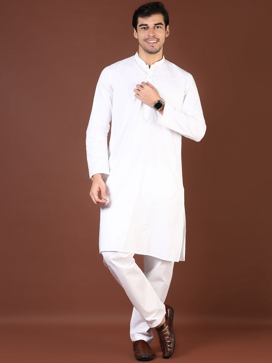 

V-Mart Geometric Woven Design Mandarin Collar Straight Kurta With Pyjama, White