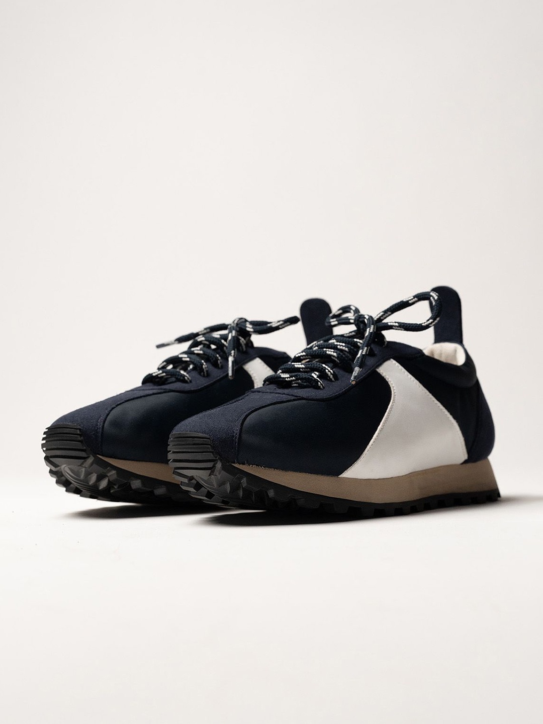 

Theater Women Colourblocked Sneakers, Navy blue