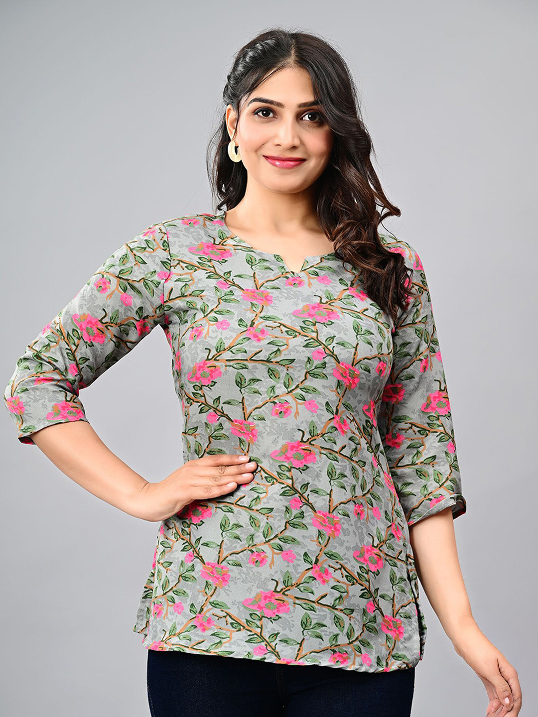 

AAYUMI Floral Printed Pure Cotton Kurti, Grey