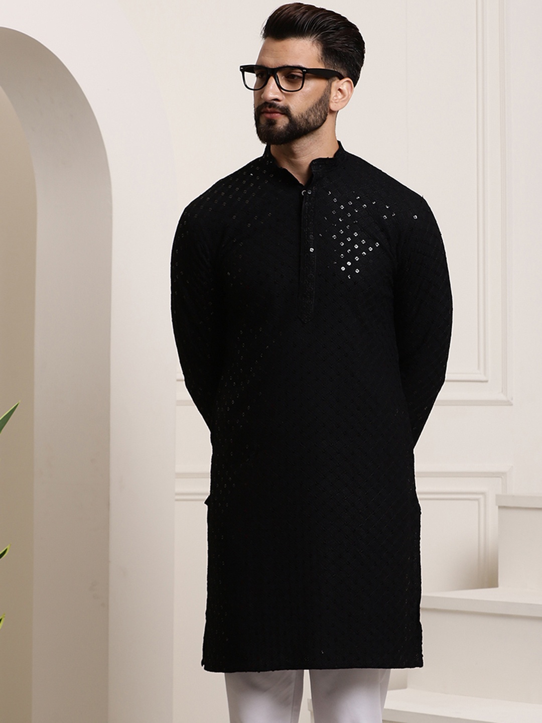 

SOJANYA Men Black Thread Work Kurta
