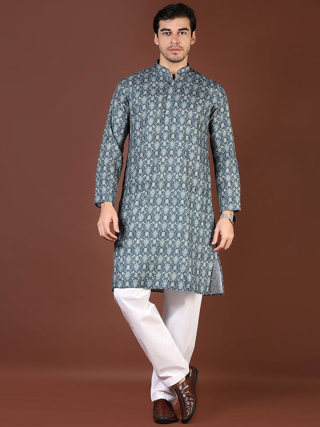 

V-Mart Ethnic Motifs Printed Mandarin Collar Long Sleeves Straight Kurta With Pyjama, Blue