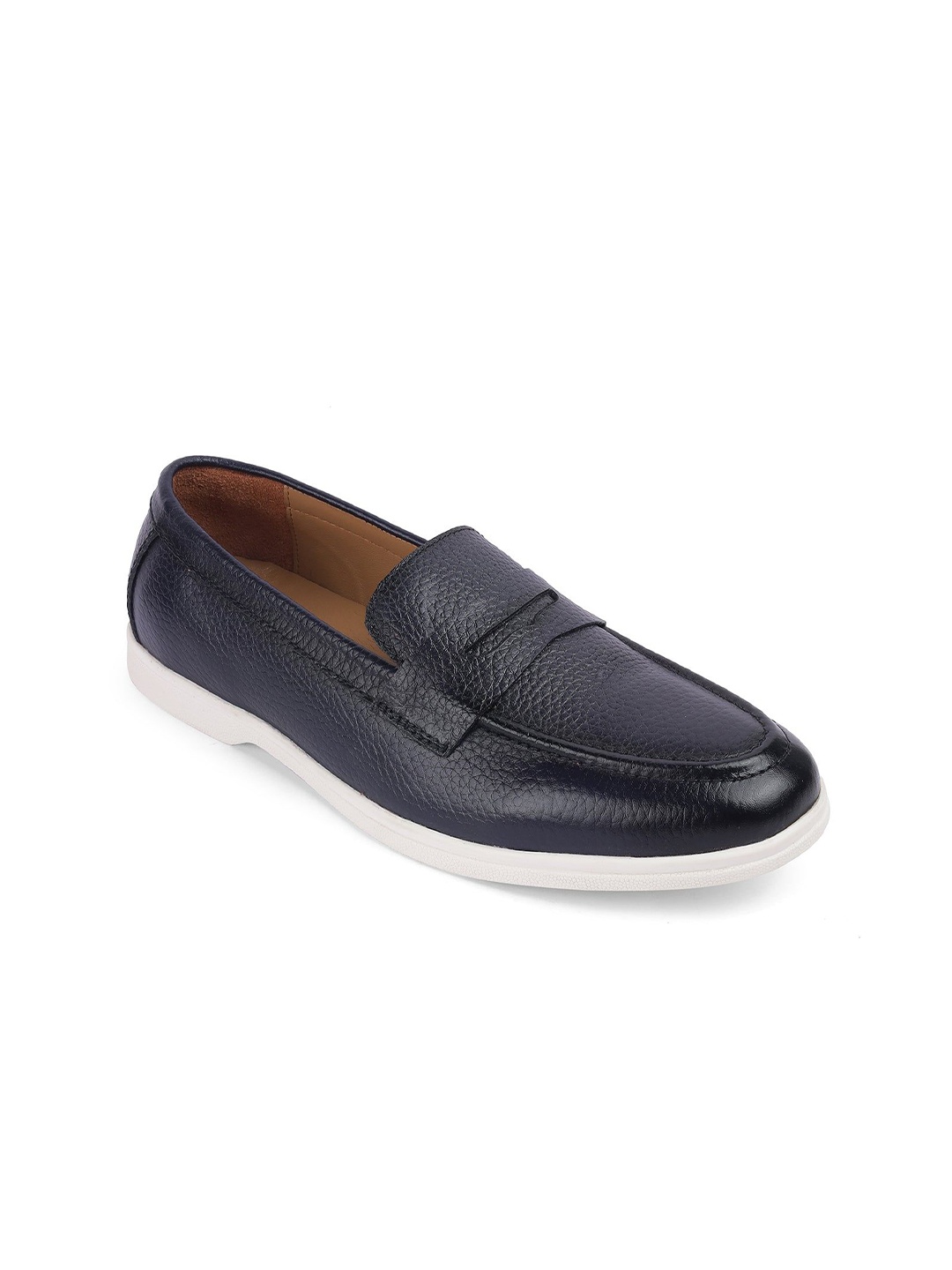 

Tresmode Men Ferra Textured Round Toe Loafers, Navy blue