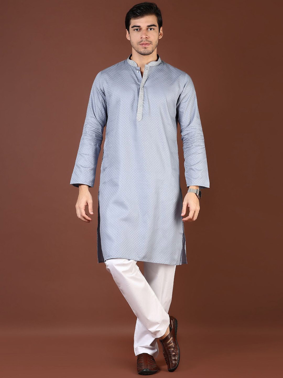 

V-Mart Geometric Woven Design Mandarin Collar Straight Kurta With Pyjamas, Grey
