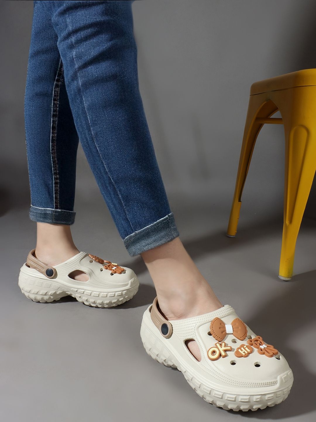

The Roadster Lifestyle Co Women Printed Comfortable Clogs, Off white