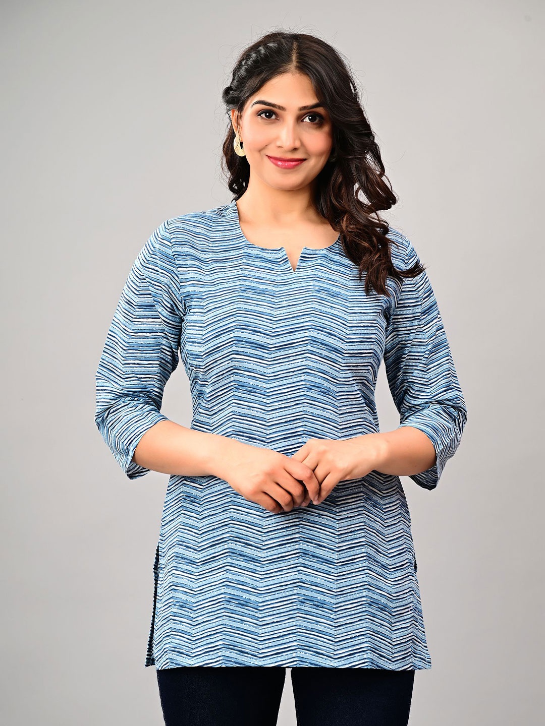

AAYUMI Printed Pure Cotton Kurti, Blue