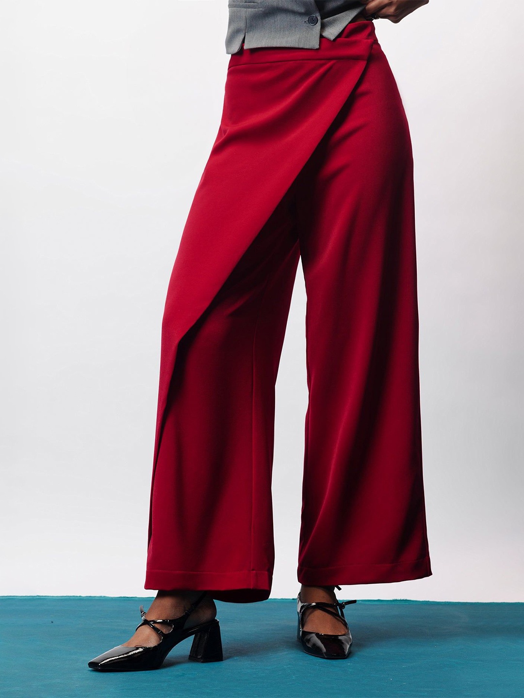 

FREAKINS Women Trousers, Red