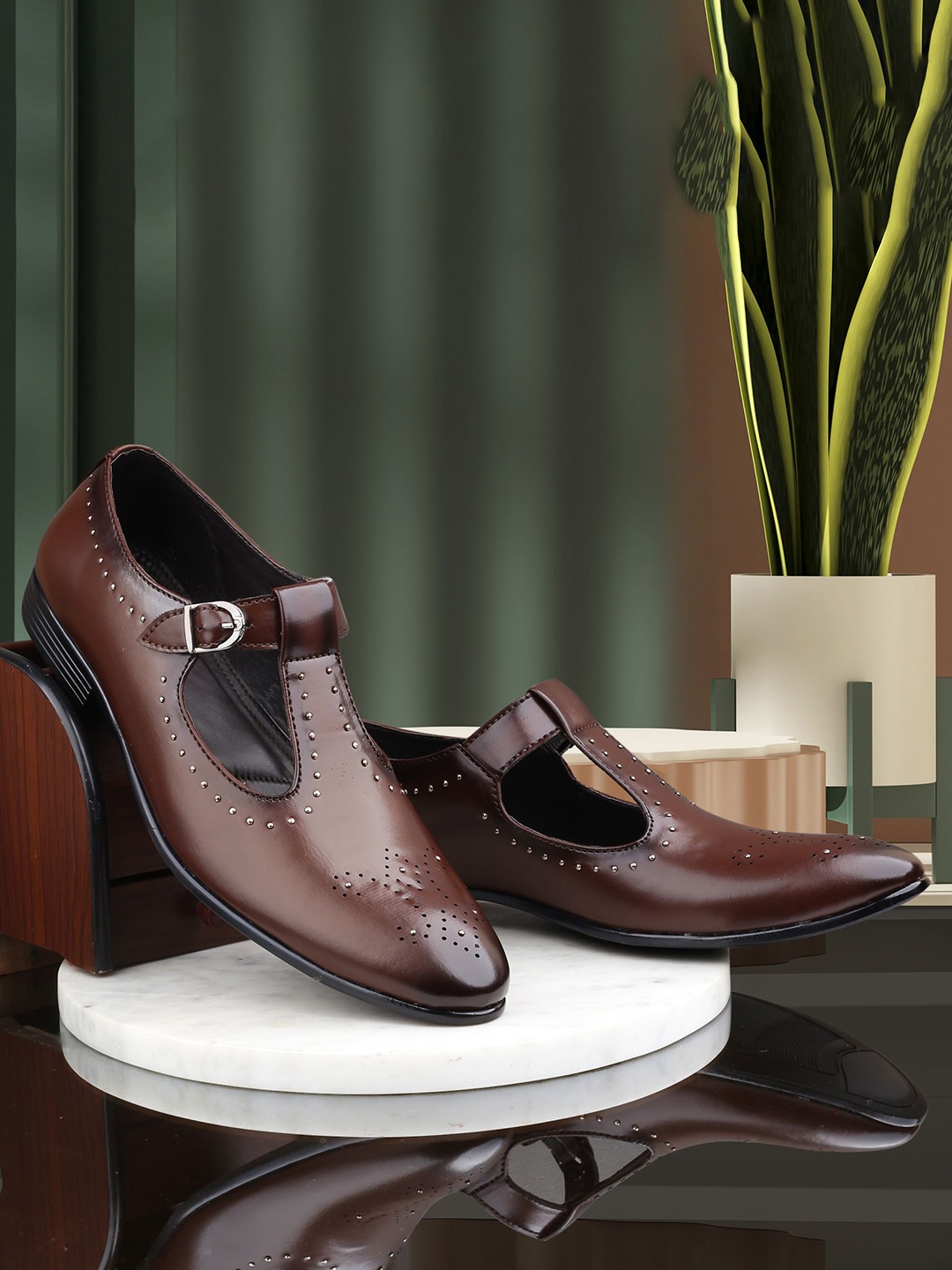 

riffway Men Lightweight Mojaris, Brown