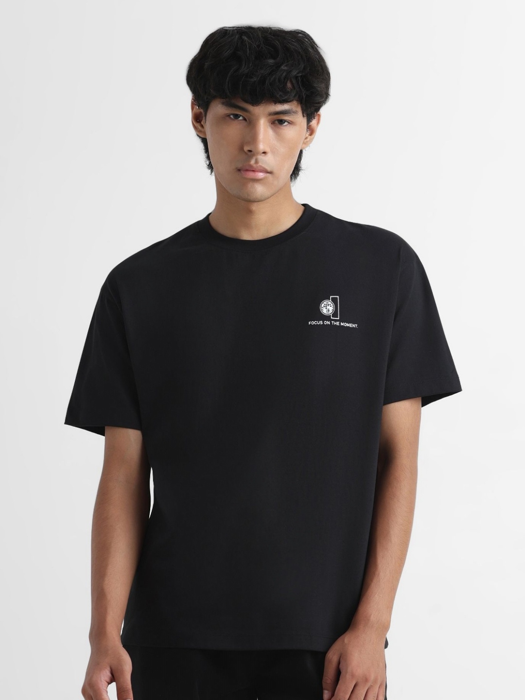 

YUVAKAA Graphic Printed Applique T-shirt, Black