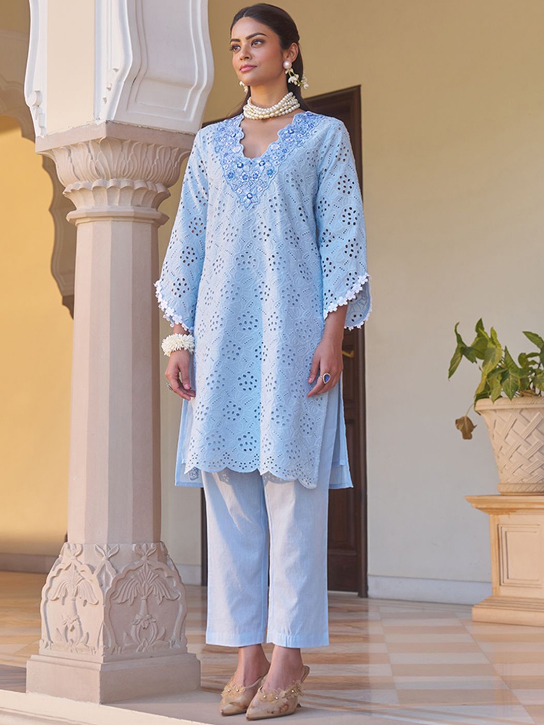 

HEEPOSH Self Design V Neck Pure Cotton Straight Kurta With Trousers, Blue