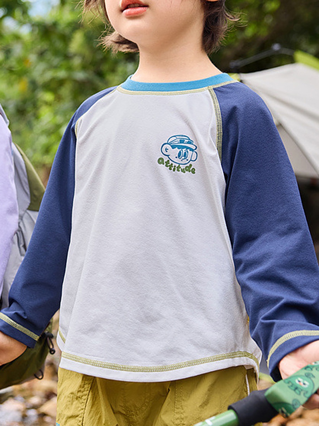 

LULU & SKY Kids V-Neck Pockets T-shirt, Navy blue