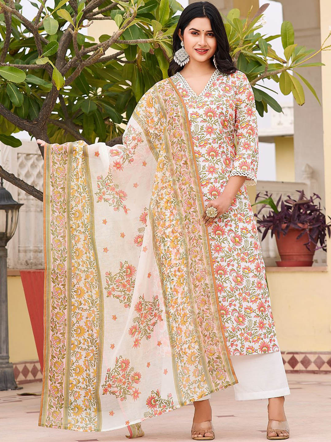 

VIBE VISION Floral Printed V-Neck Three-Quarter Sleeves Kurta With Palazzo & Dupatta, Off white