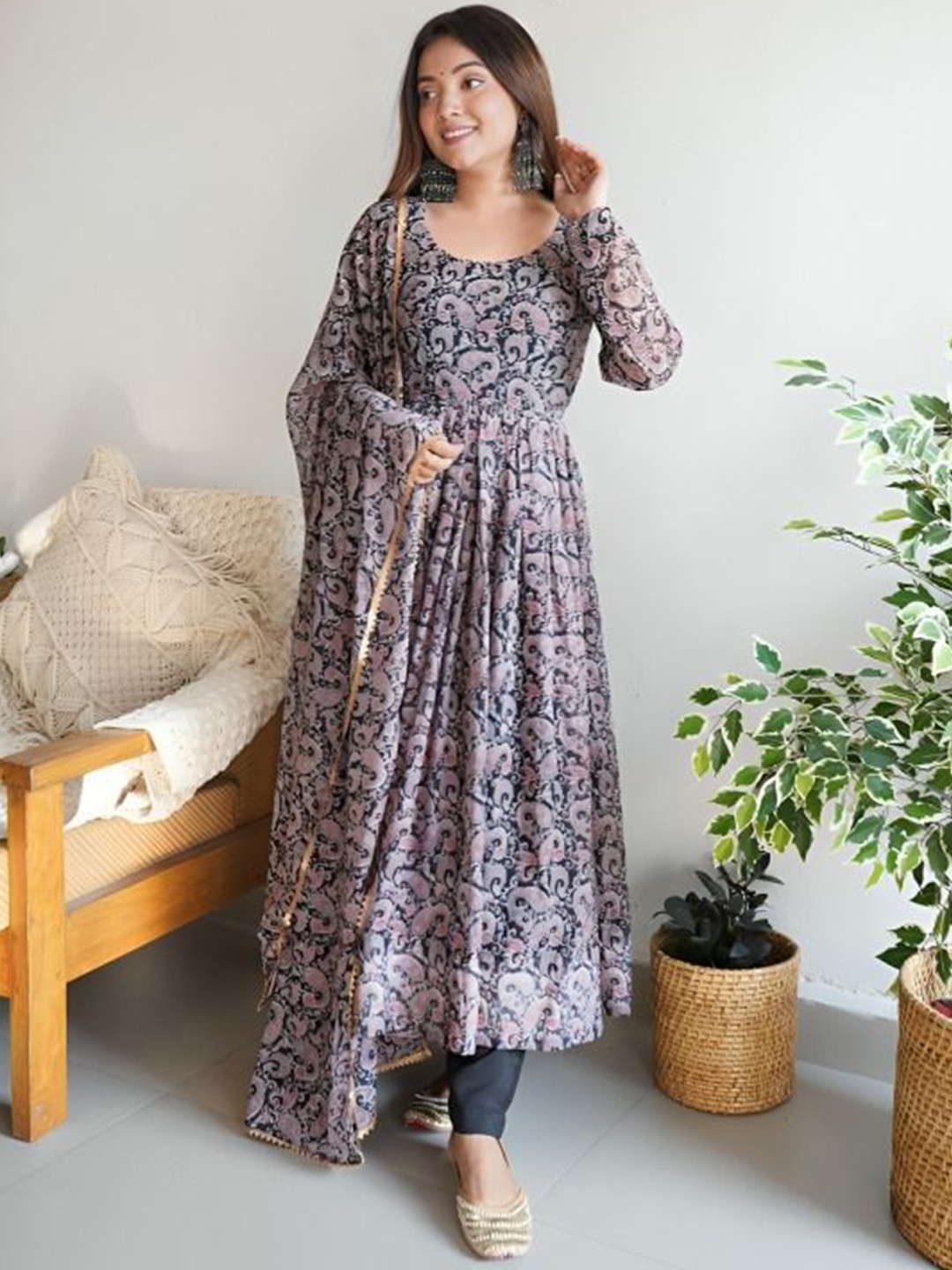 

Daeneyrys Floral Printed Round Neck Anarkali Kurta With Trousers & Dupatta, Black