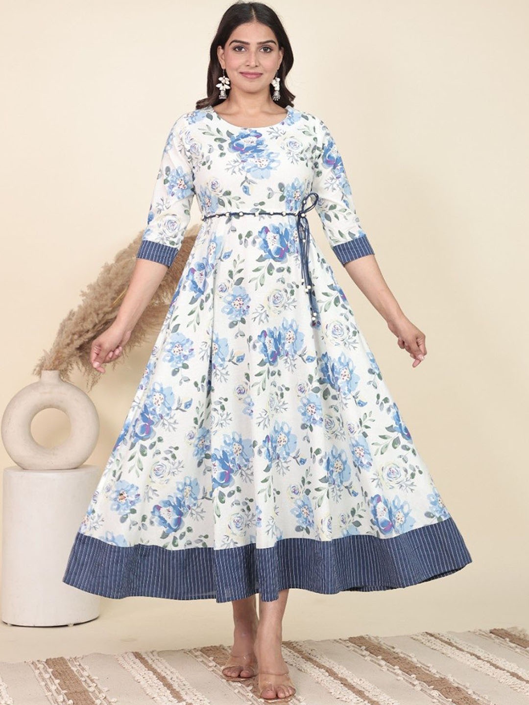 

Aramya Floral Printed Round Neck Pure Cotton Ethnic Dress, White