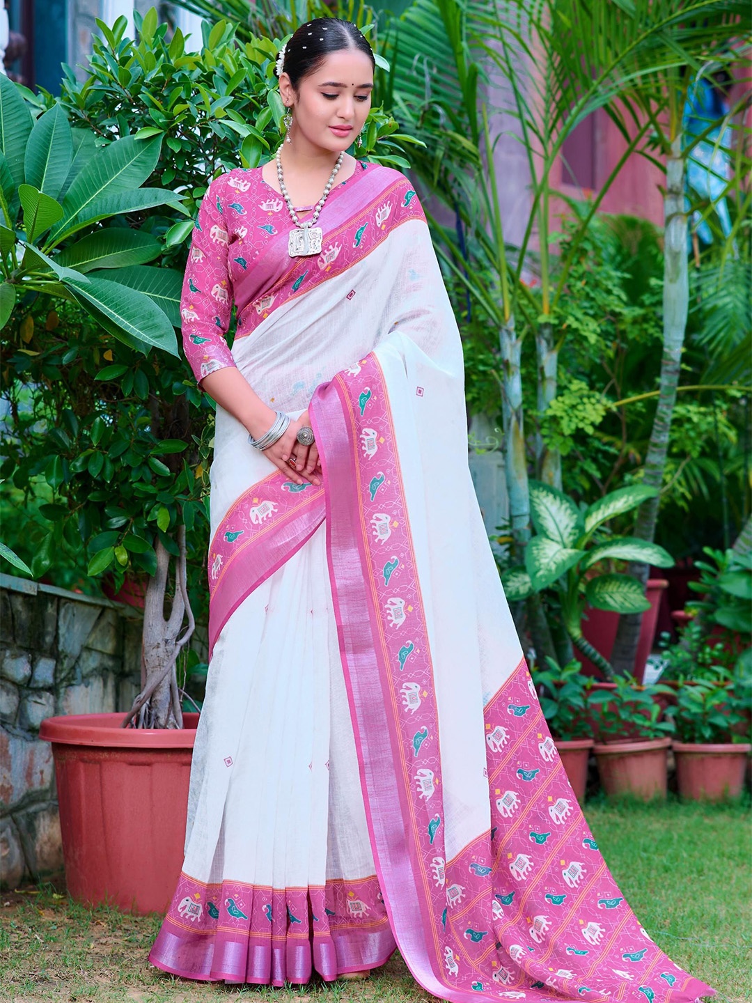 

Kalista Ethnic Motifs Printed Zari Pure Cotton Saree, Pink