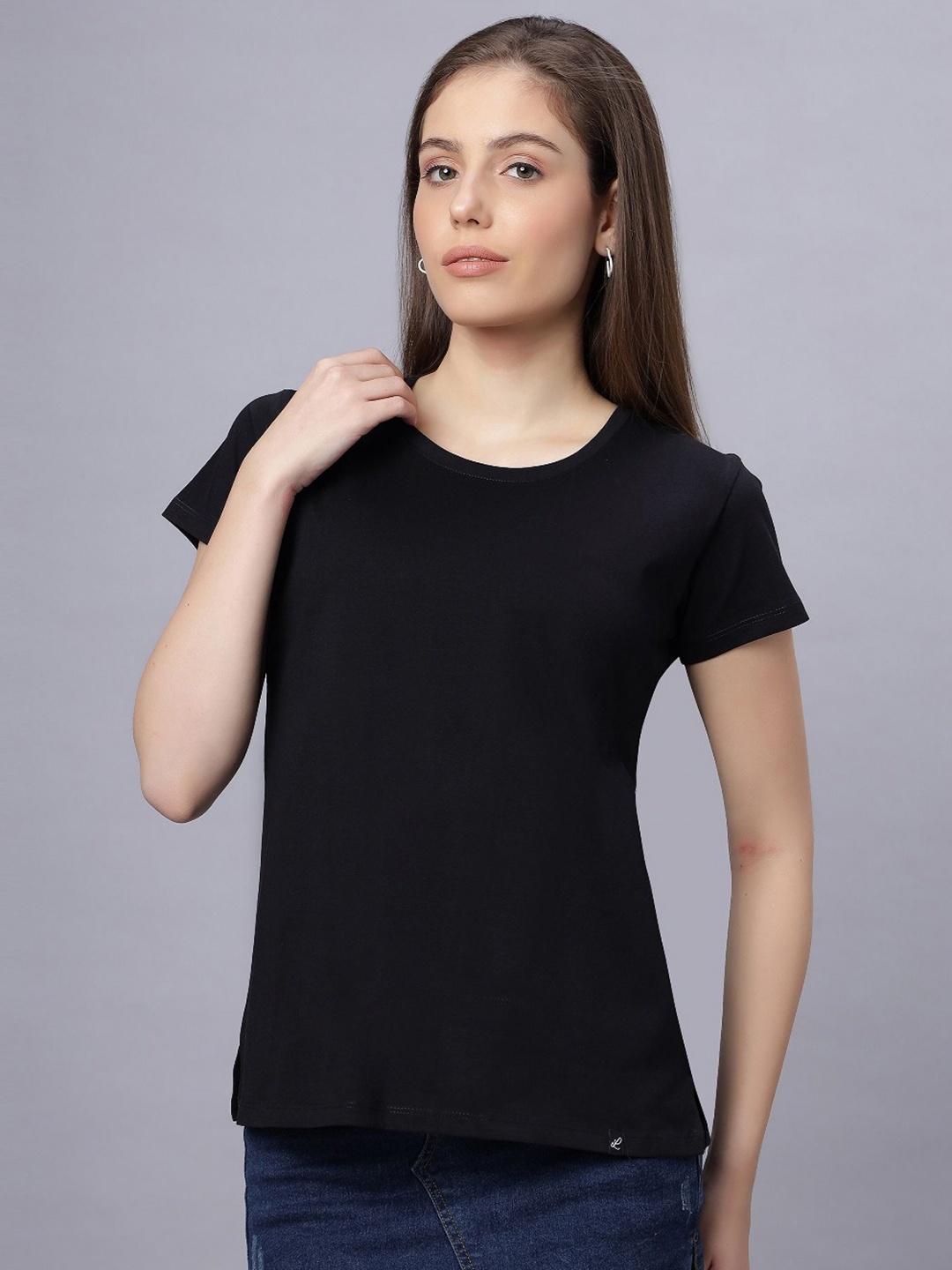 

QUIRA Round Neck Short Sleeves Regular Fit T-shirt, Black