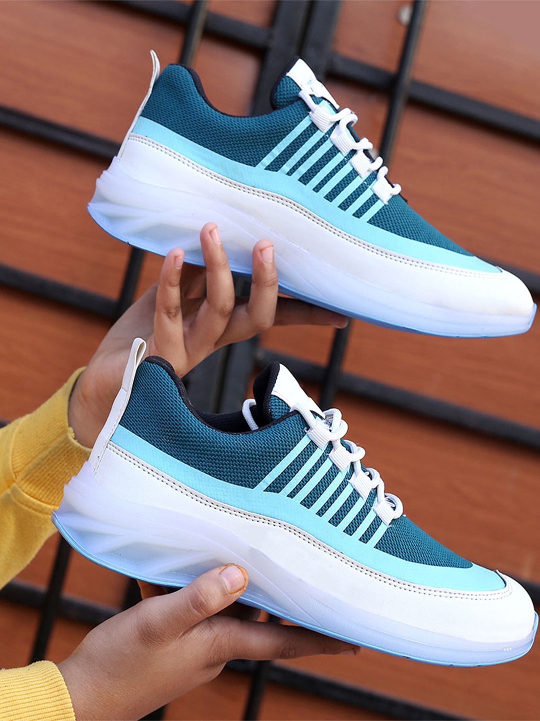 

riffway Men Colourblocked Sneakers, Turquoise blue