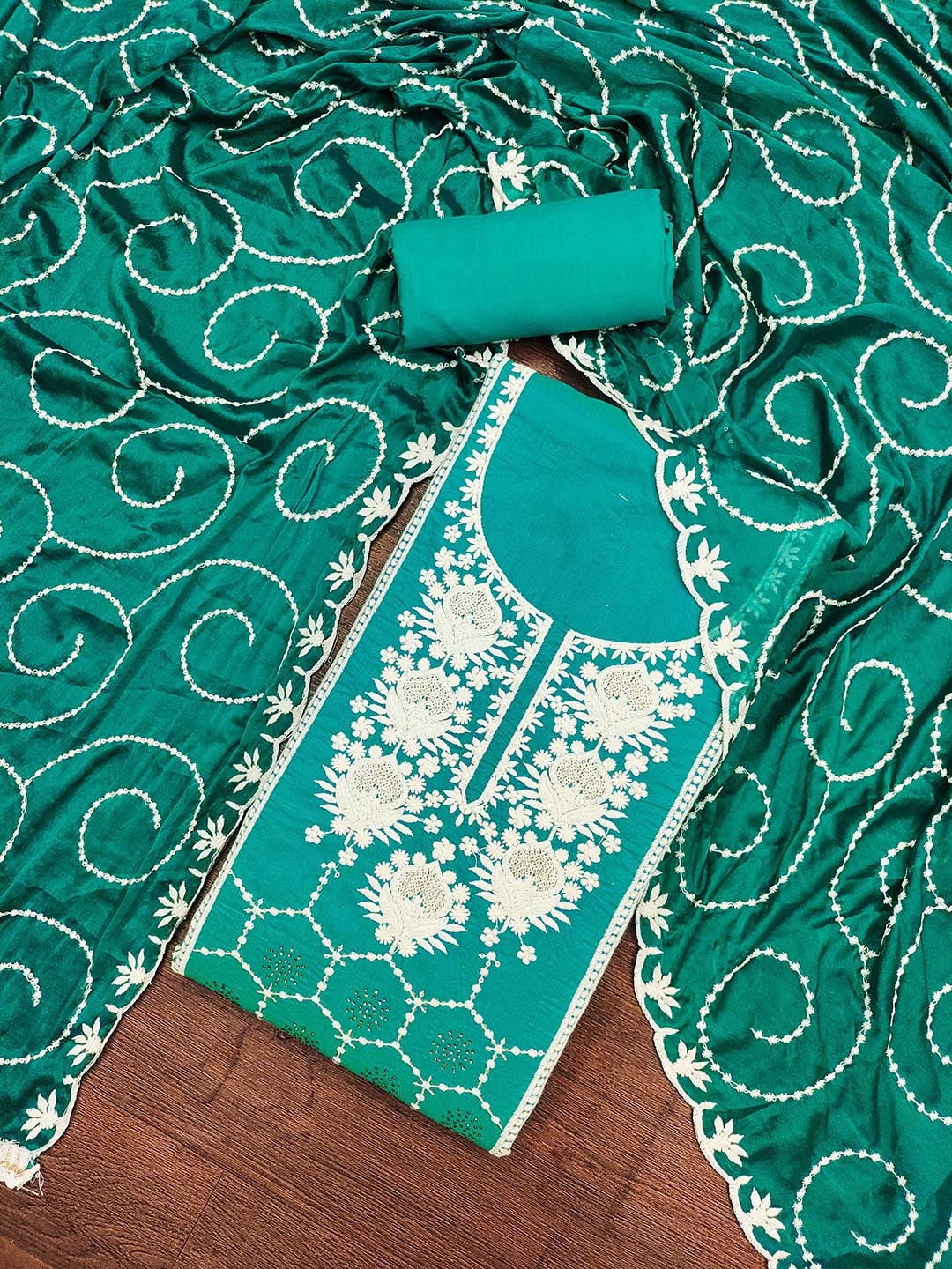 

SHADOW & SAINING Floral Embroidered Thread Work Semi-Stitched Dress Material, Teal