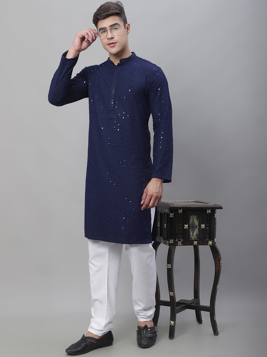 

SOJANYA Geometric Sequines Embroidered Regular Pure Cotton Kurta With Pyjamas, Navy blue