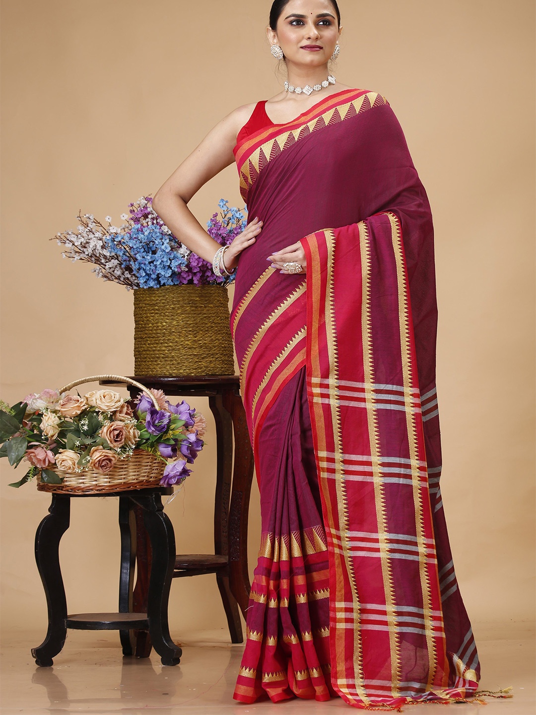 

SLAGHA Taant Saree With Blouse Piece, Maroon