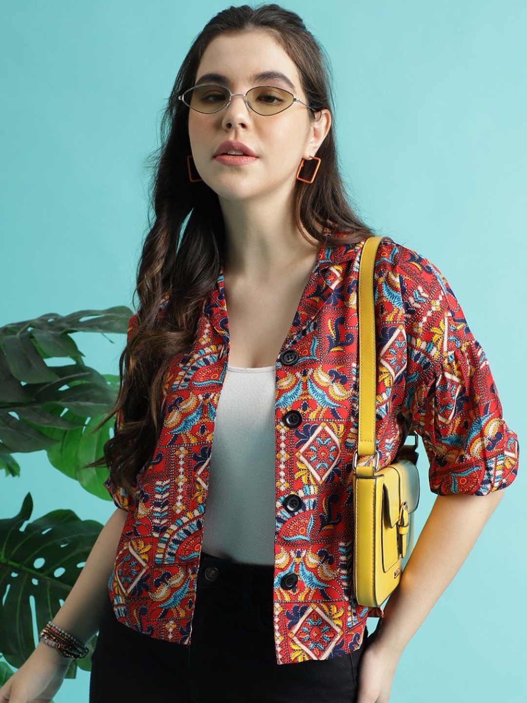 

Metronaut Smart Boxy Floral Printed Cuban Collar Casual Shirt, Red