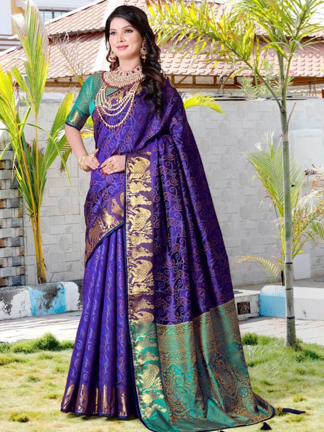 

jayant creation Bandhani Printed Zari Pure Silk Patola Saree, Blue