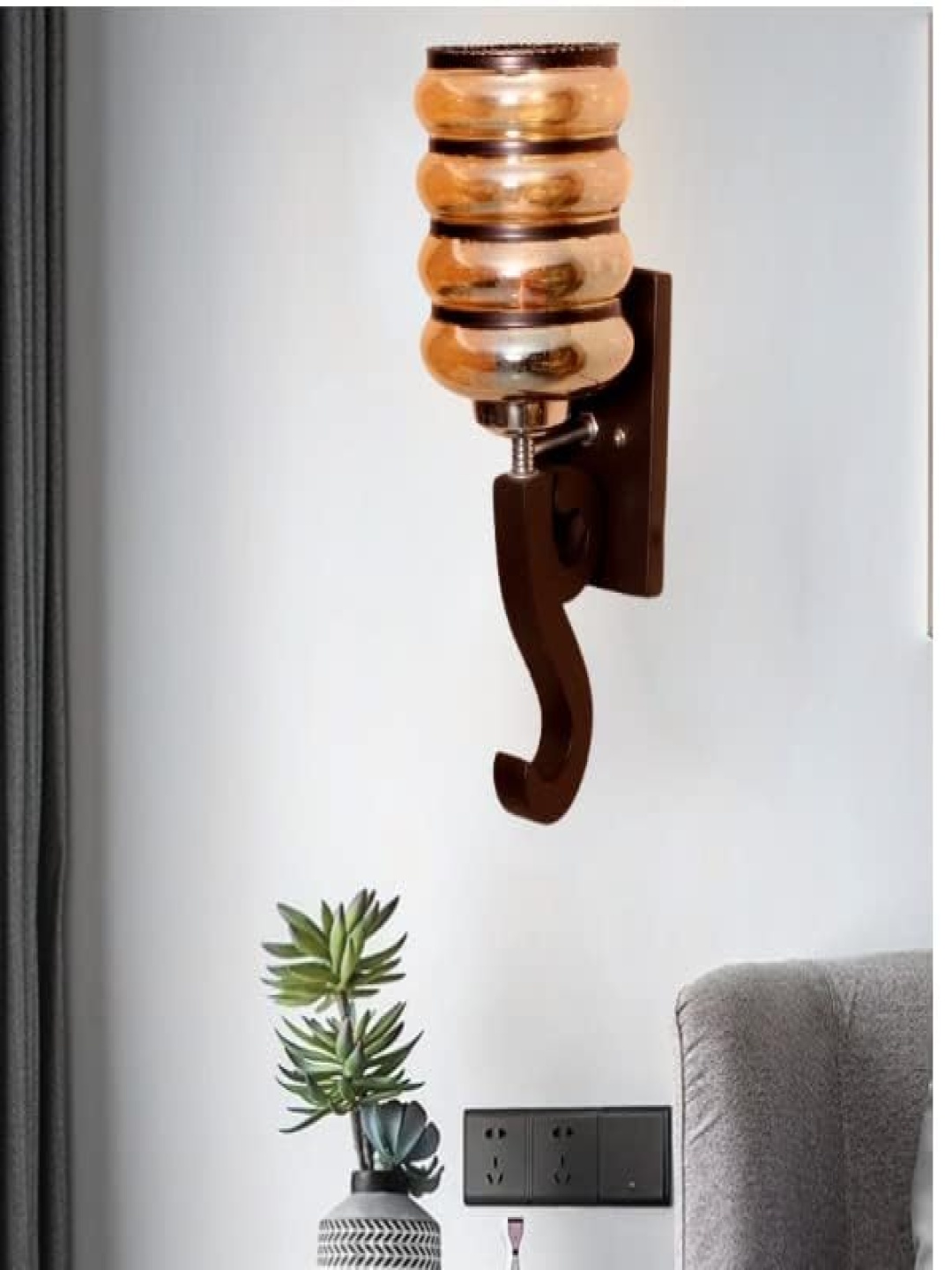 

KINIS Brown Wooden Quirky Abstract Shaped Shaped Wall Lamp