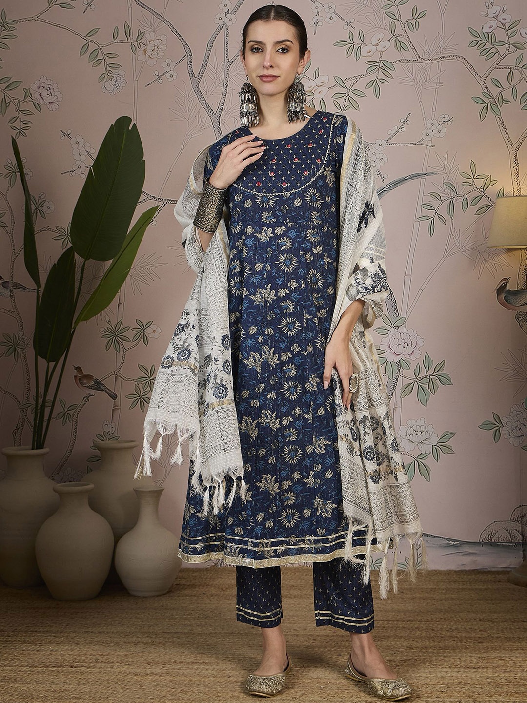 

Sangria Floral Printed A-Line Pure Cotton Kurta With Trousers & Dupatta, Blue