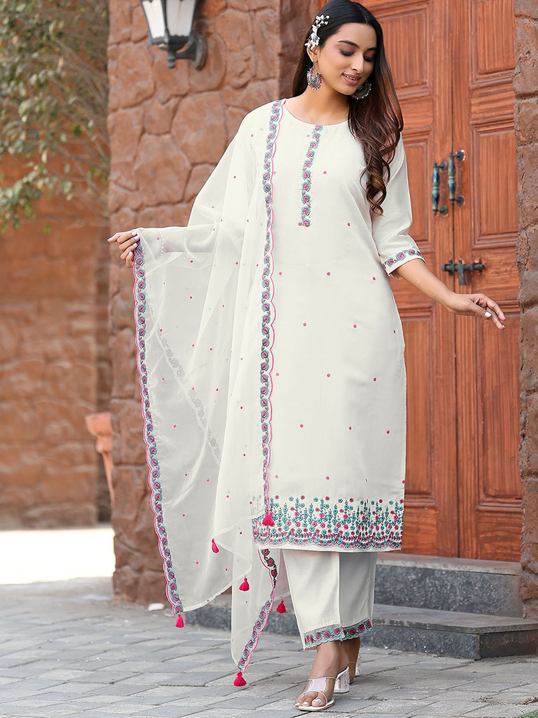 

MITTOO Floral Embroidered Thread Work Round Neck Straight Kurta with Trousers & Dupatta, White