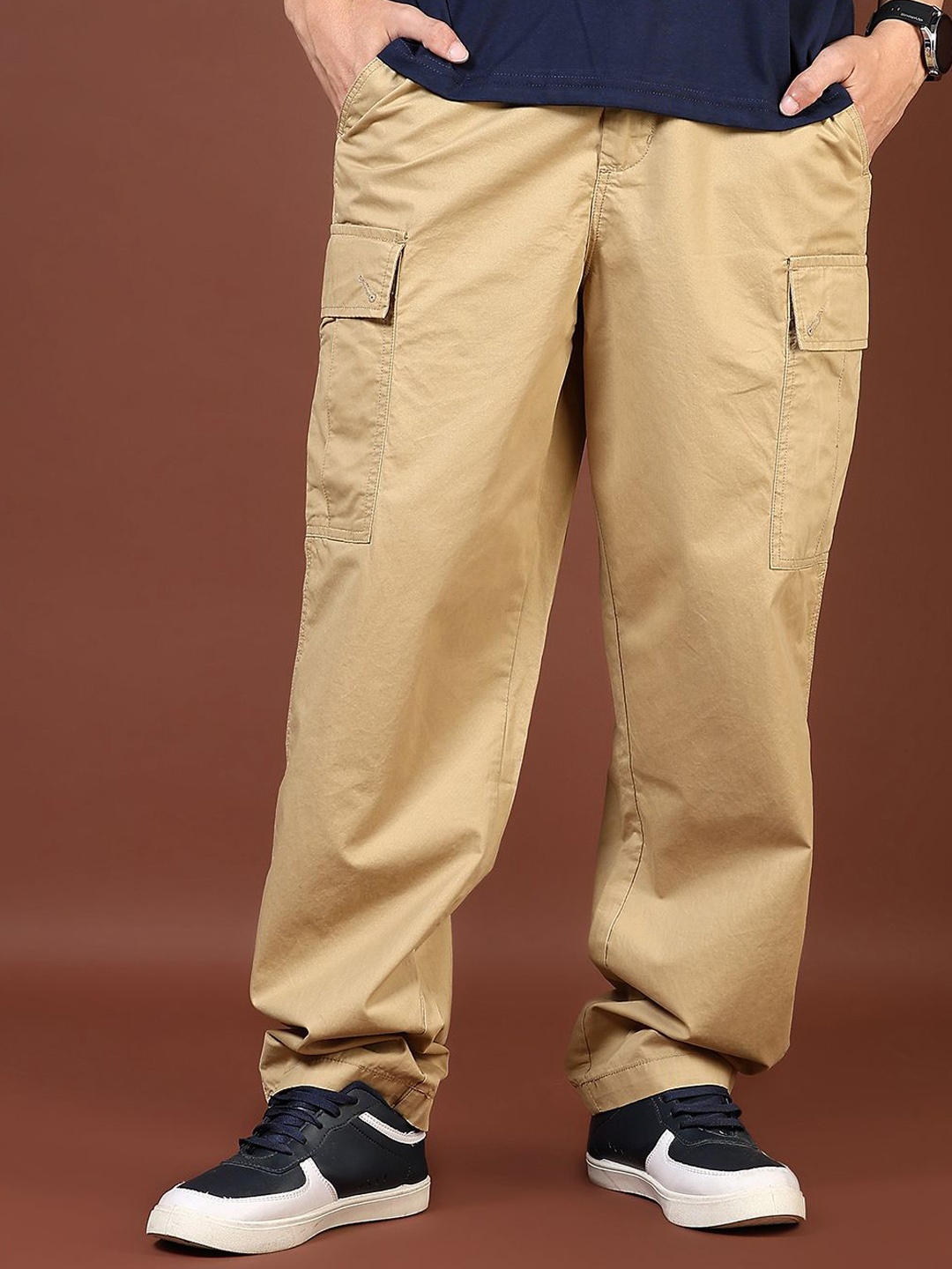 

V-Mart Men Cargos Trousers, Khaki