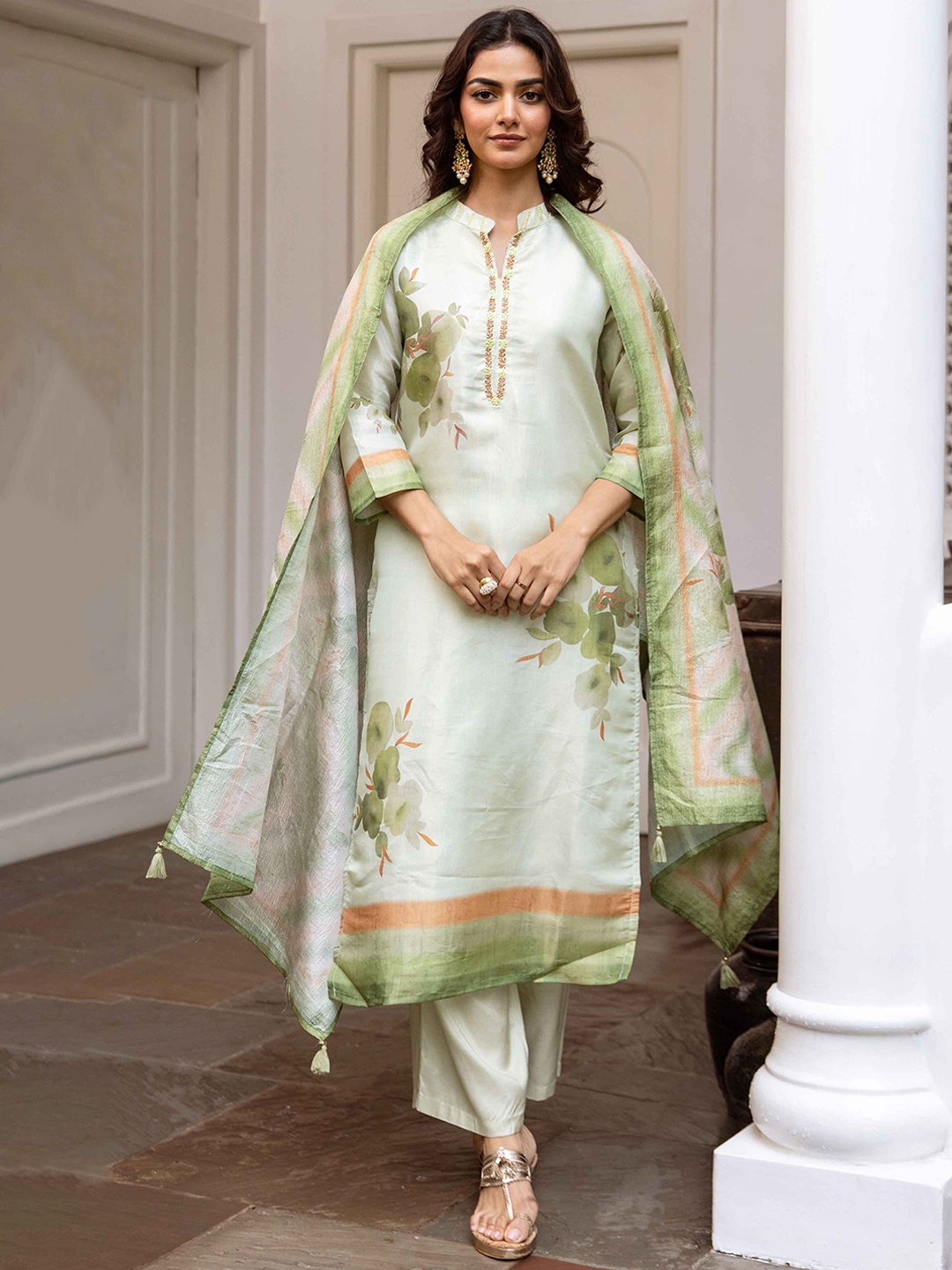 

DIVASTRI Printed Thread Work Mandarin Collar Chanderi Cotton Kurta with Palazzos & Dupatta, Green