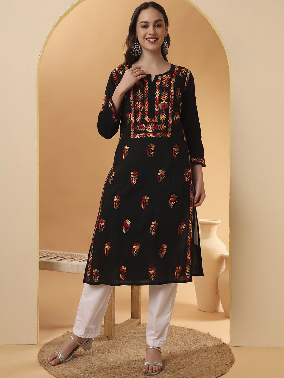 

The Chikan Label Floral Embroidered Chikankari Floral Straight Kurta, Black