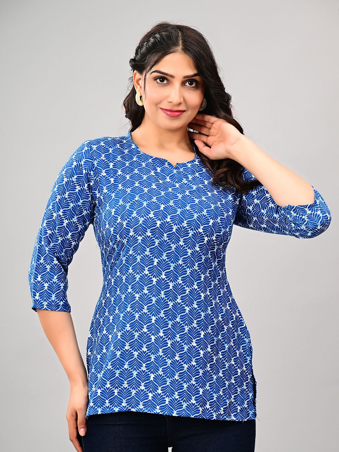 

AAYUMI Women Ethnic Motifs Printed Pure Cotton Straight Kurti, Blue