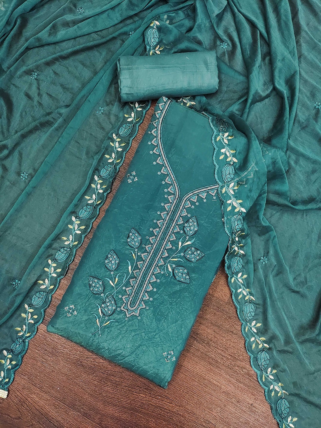 

SHADOW & SAINING Floral Embroidered Sequinned Pure Silk Semi-Stitched Dress Material, Sea green