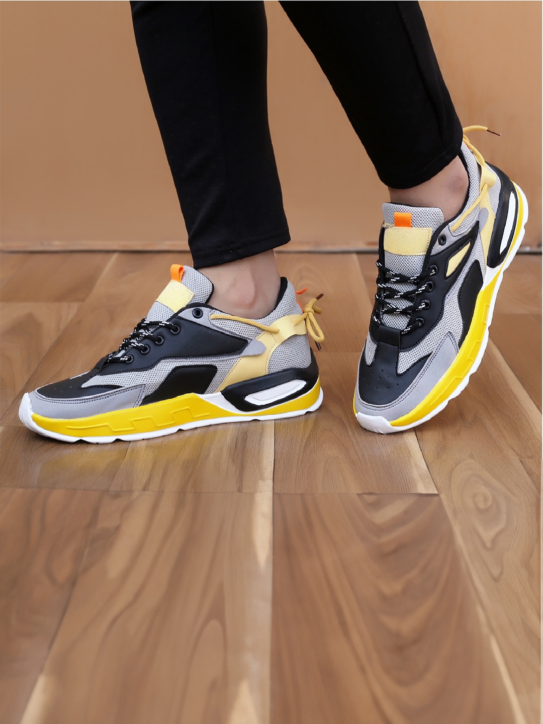 

riffway Men Colourblocked Sneakers, Black