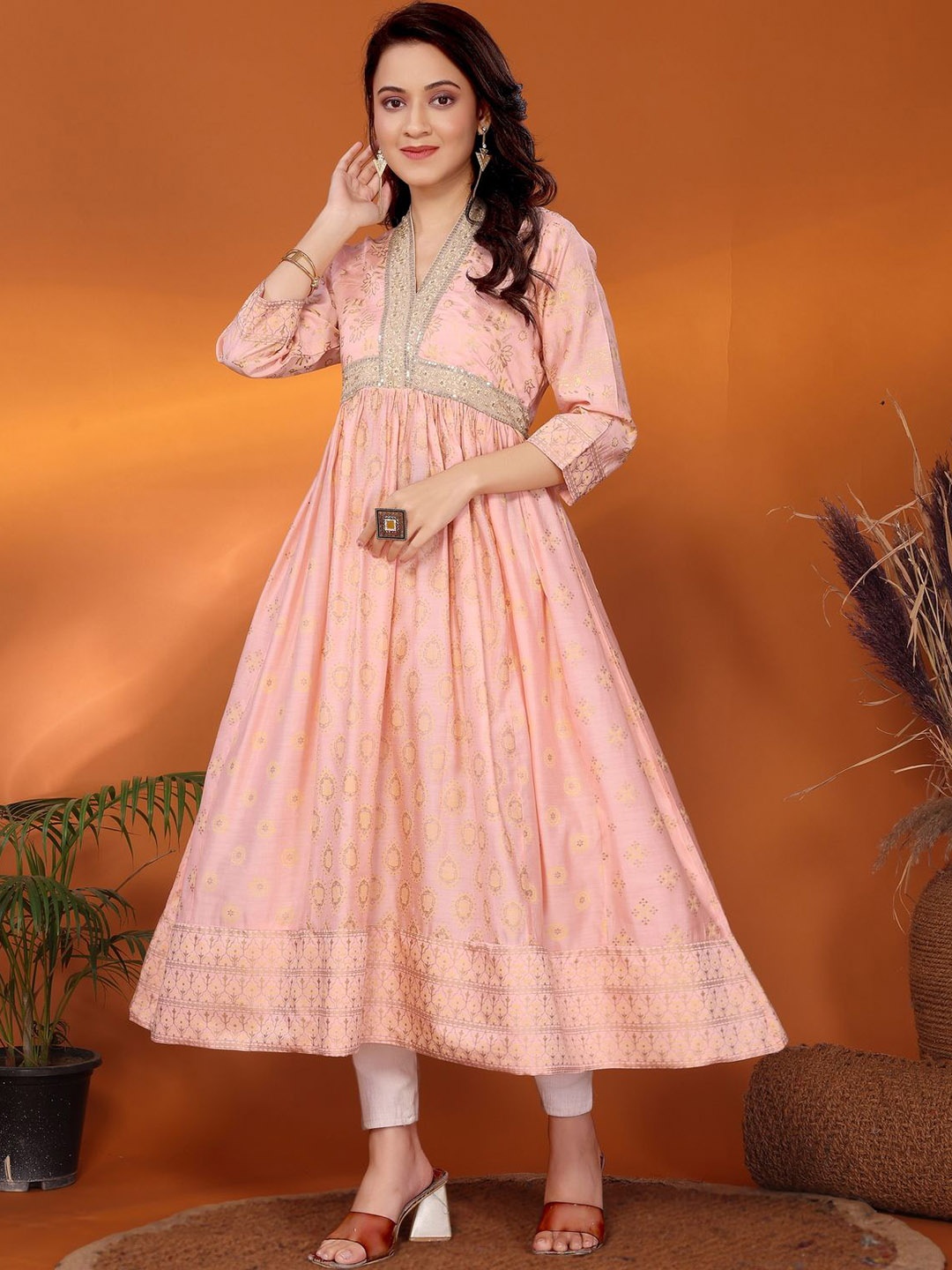 

Rangita Ethnic Motifs Embroidered Sequins Anarkali Kurta, Peach