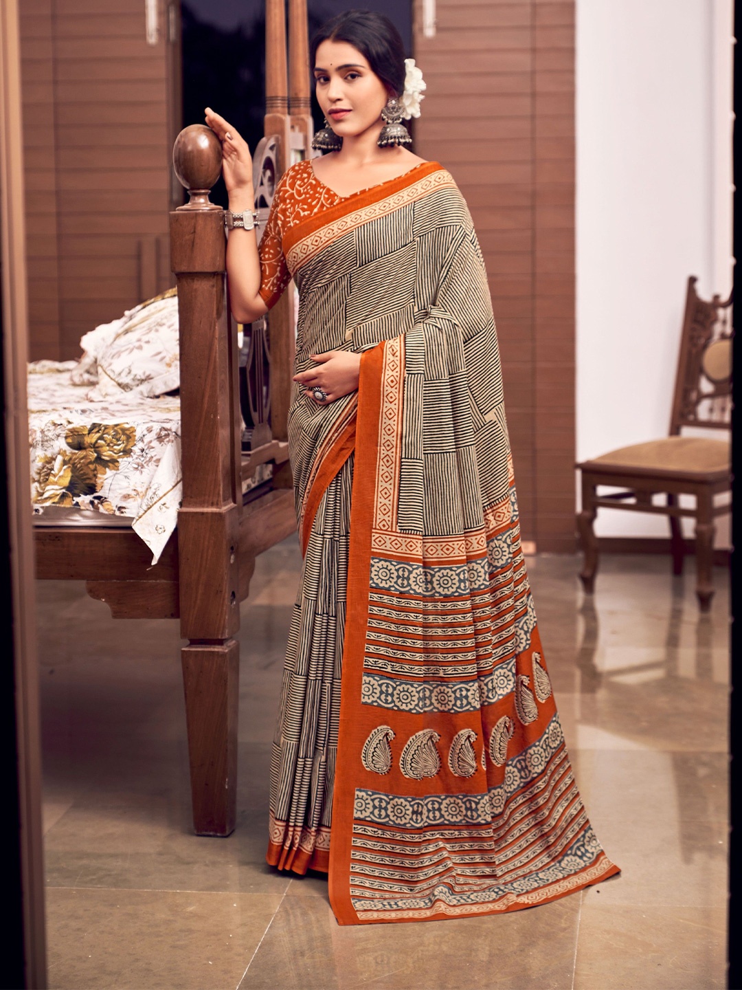 

VEECHIS Pure Cotton Bagru Saree, Grey