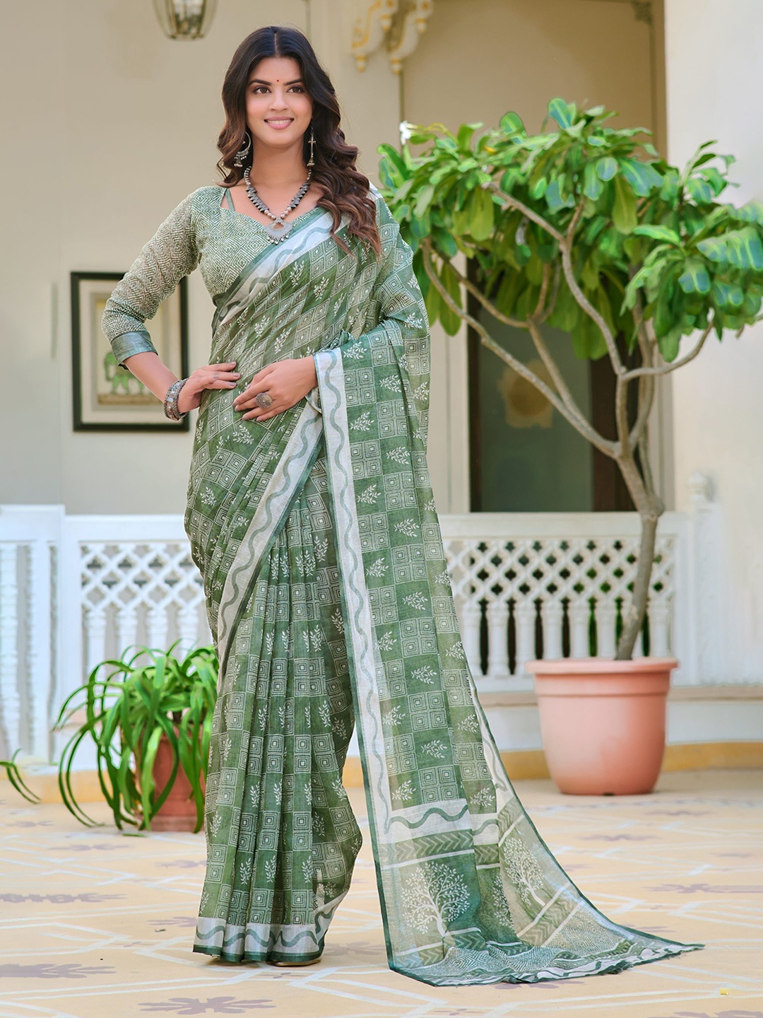 

Kalista Pure Cotton Geometric printed Saree With Unstitched Blouse Piece, Sea green