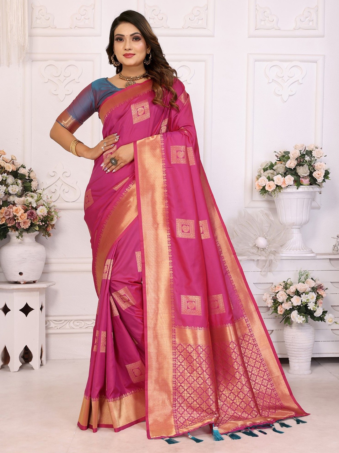 

LeeliPeeri Designer Woven Design Zari Saree With Unstitched Blosue Piece, Pink