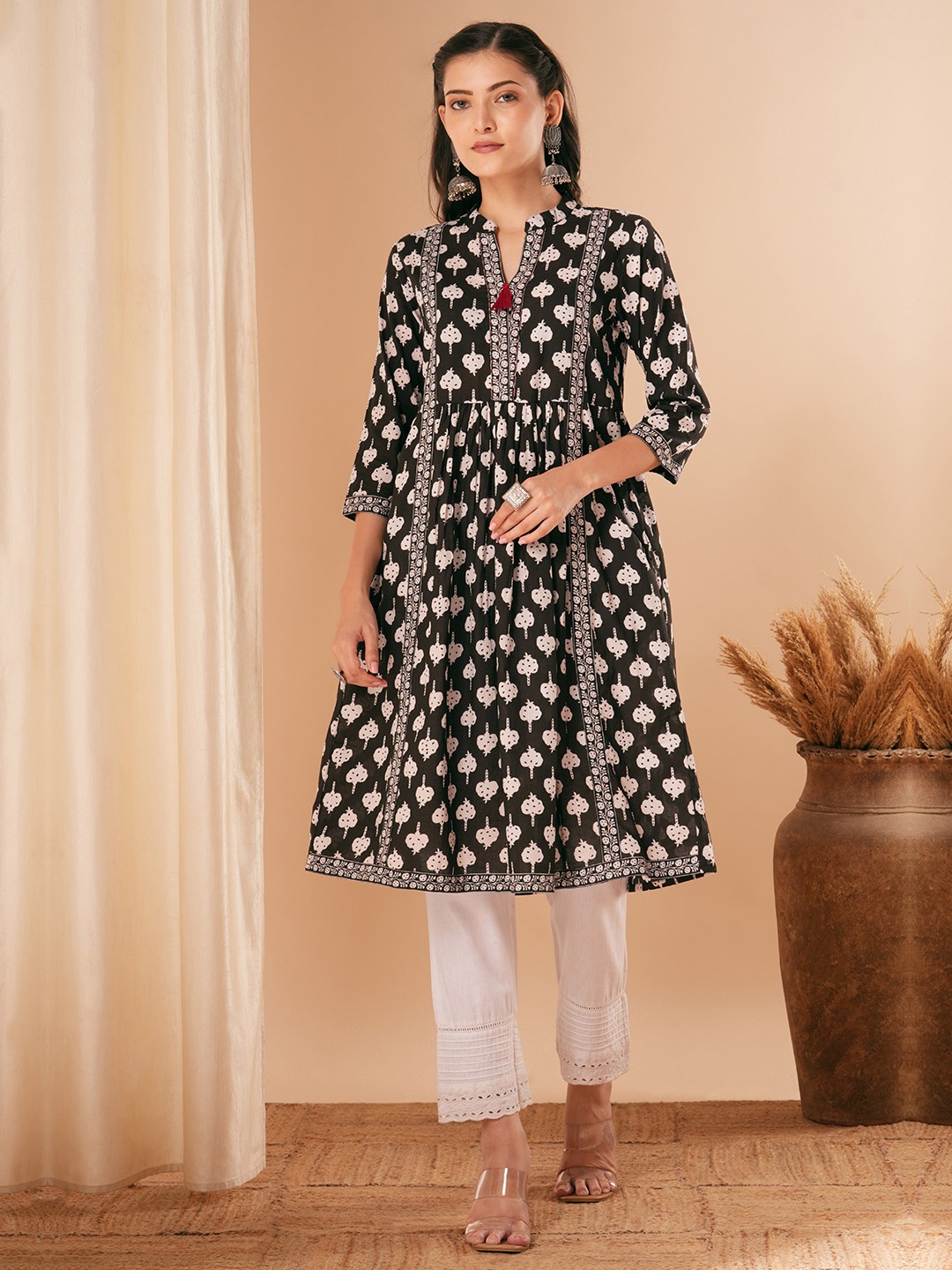 

FASHOR Floral Printed mandarin Collar Cotton Straight Kurta, Black