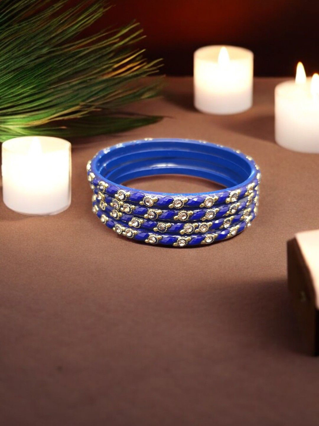 

FEMMIBELLA Set Of 4 Cubic Zircone Studded Glass Bangles, Blue