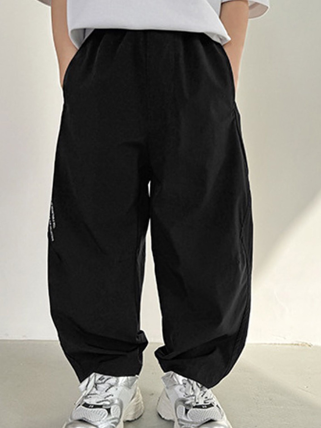 

LULU & SKY Boys Loose Fit High-Rise Trousers, Black