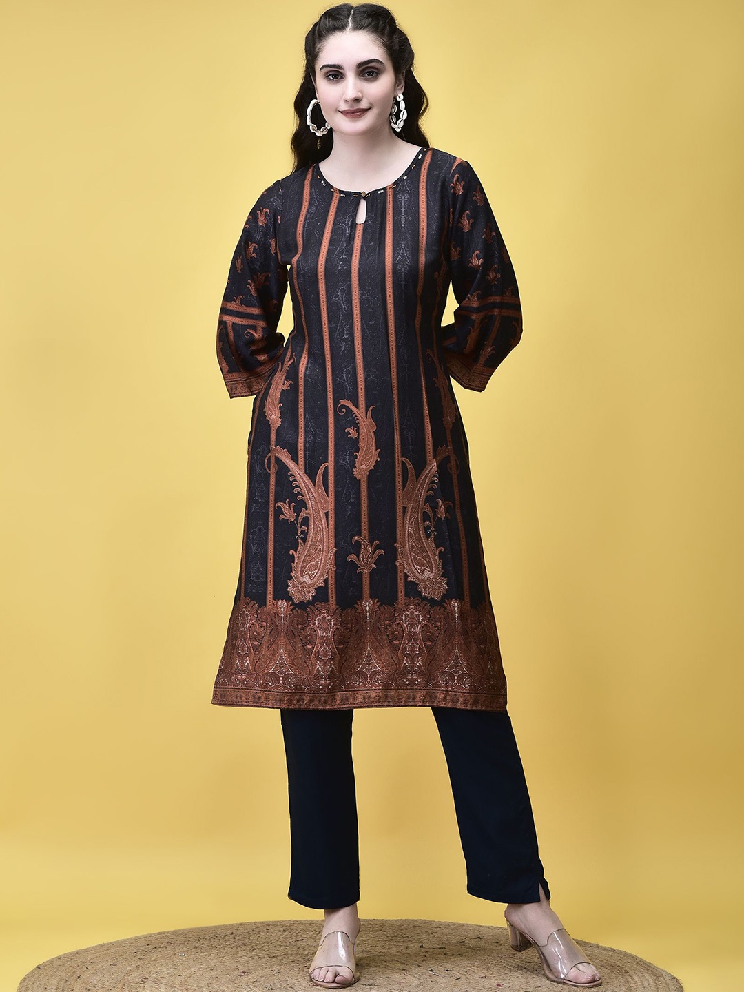 

Shree Ethnic Motifs Printed Tie-Up Neck Straight Kurta, Grey