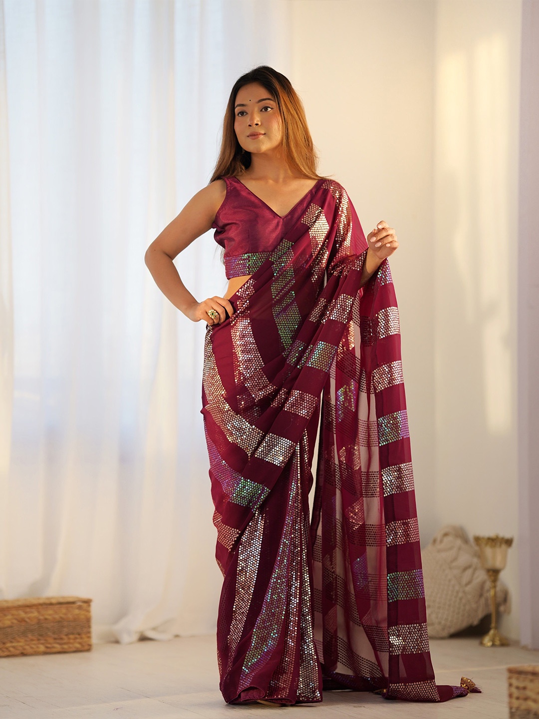 

Globon Impex Embellished Sequinned Pure Georgette Saree, Red