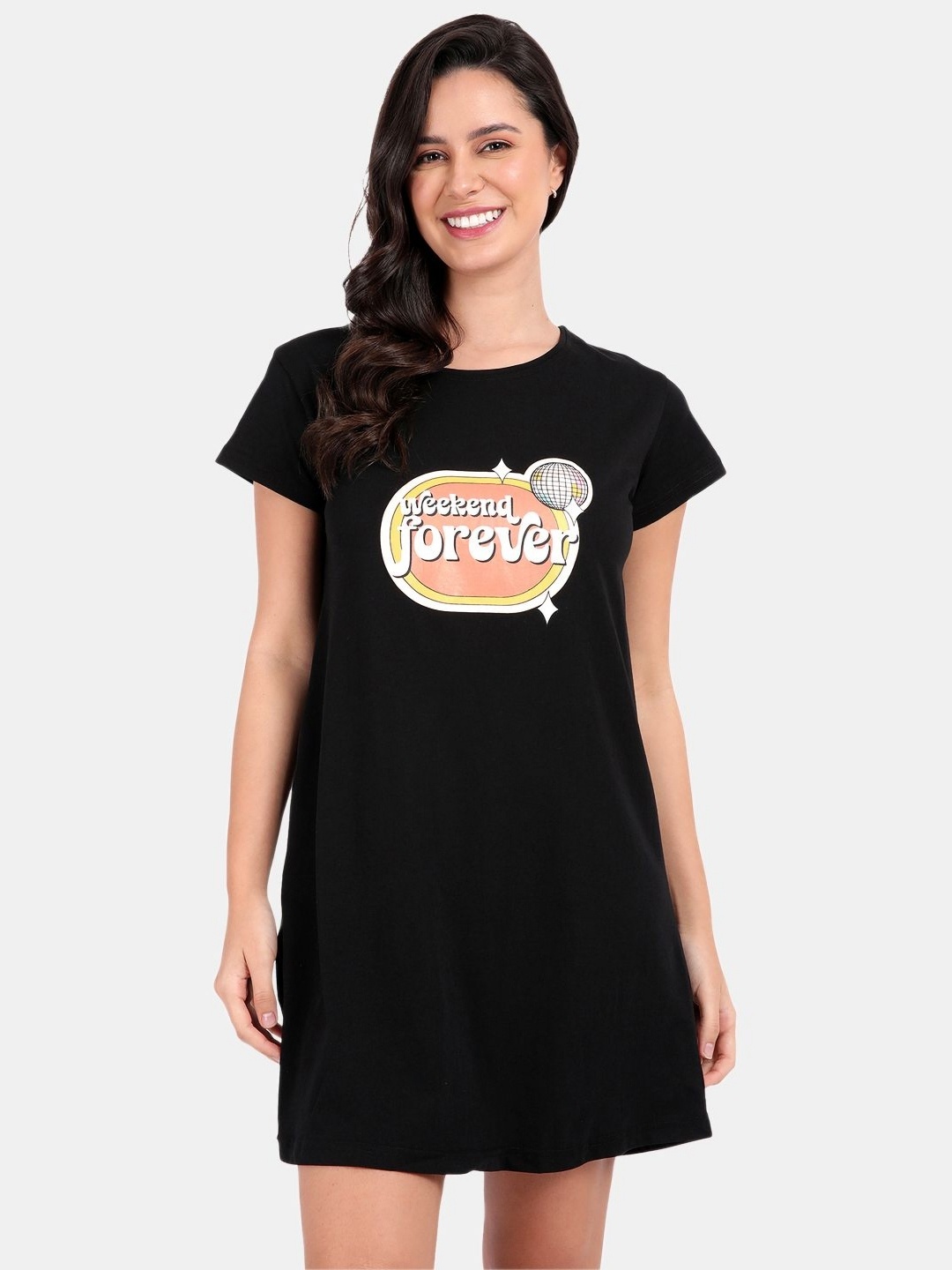 

SNAPPY B Typography Printed Round Neck Cotton Long T-shirt, Black