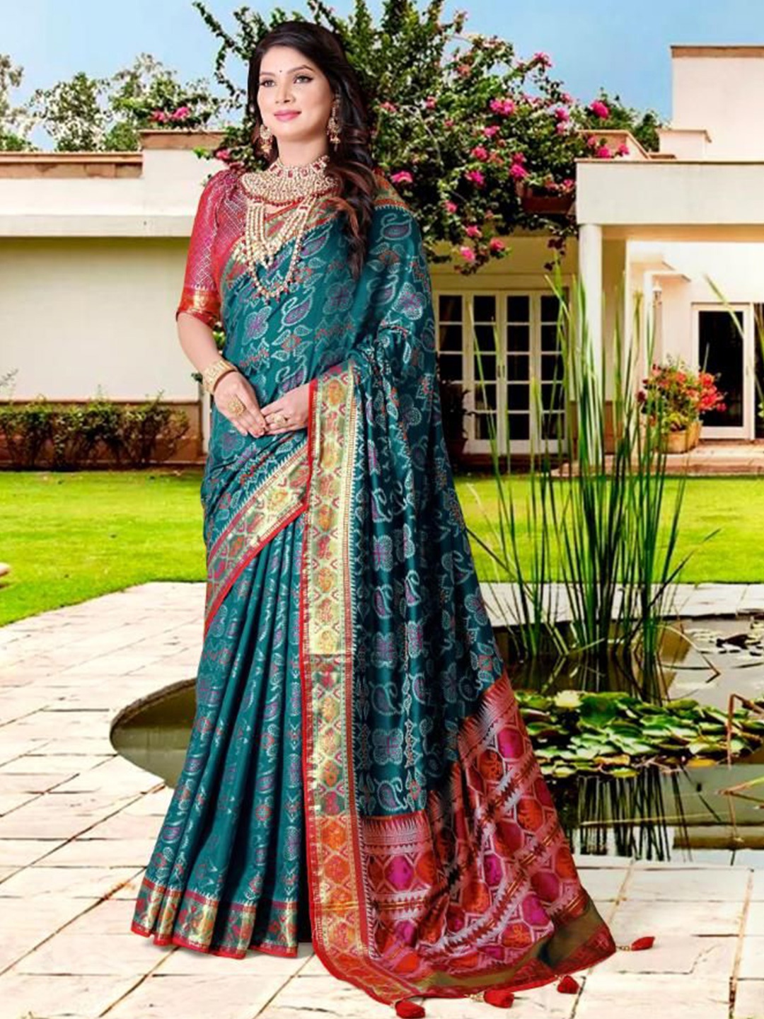 

AKSH FASHION Woven Design Pure Silk Patola Saree, Teal
