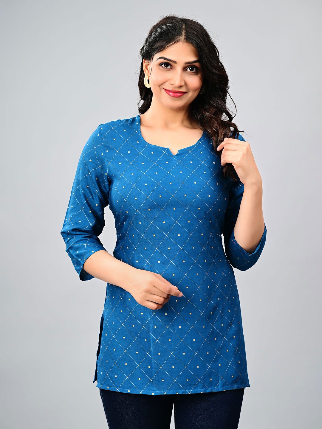 

AAYUMI Geometric Printed Pure Cotton Kurti, Blue