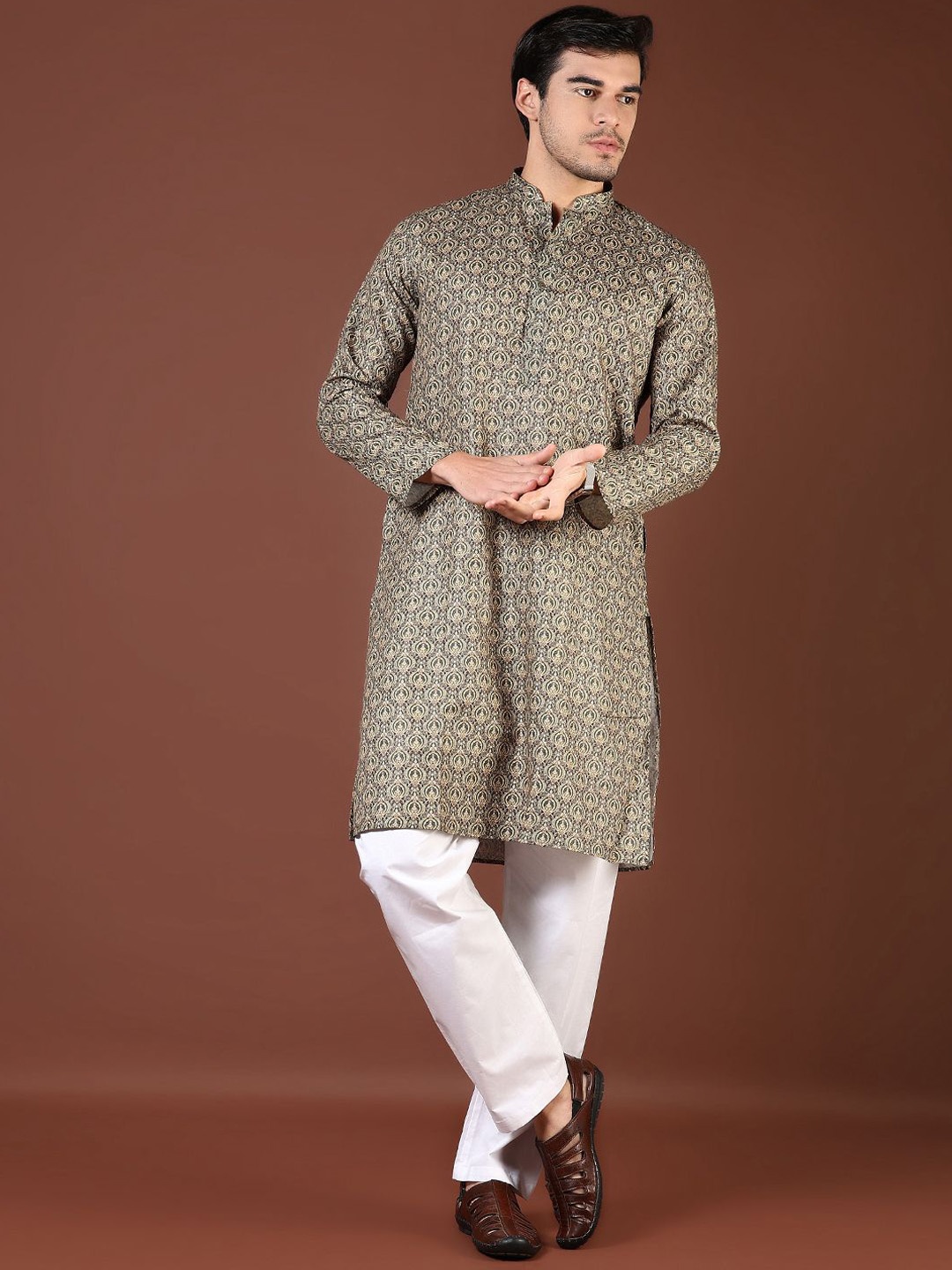 

V-Mart Ethnic Motifs Printed Mandarin Collar Straight Kurta with Pyjamas, Beige
