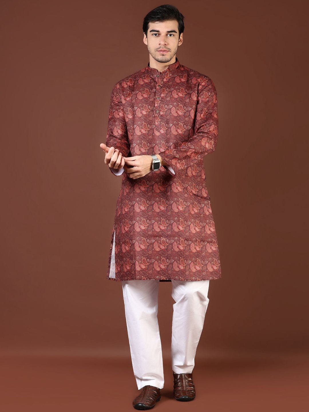 

V-Mart Paisley Printed Mandarin Collar Straight Kurta with Pyjamas, Brown